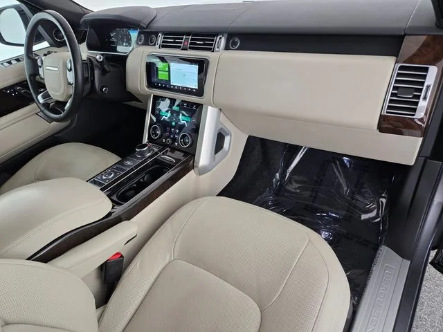Used 2022 Eiger Grey Metallic Land Rover Westminster image 18
