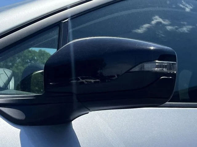 Used 2025 Silver Subaru Onyx Edition image 32