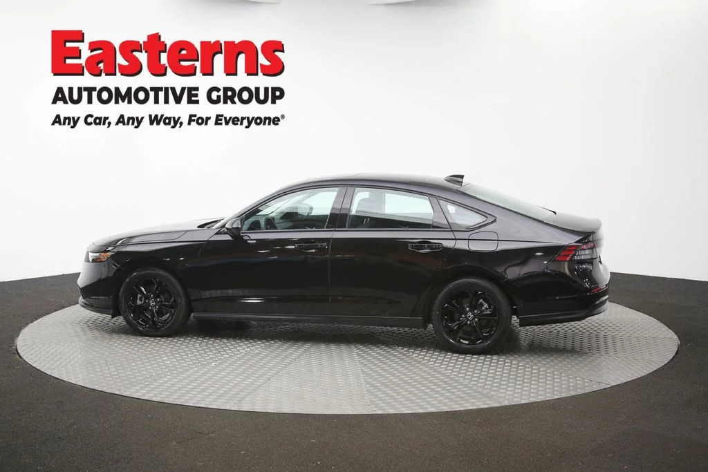 Used 2025 Black Honda SE image 55