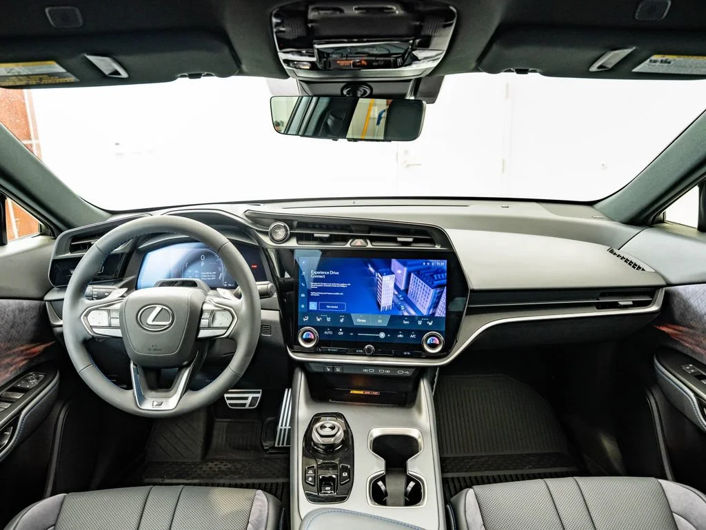New 2026 Onyx Black Lexus 550e F Sport image 4