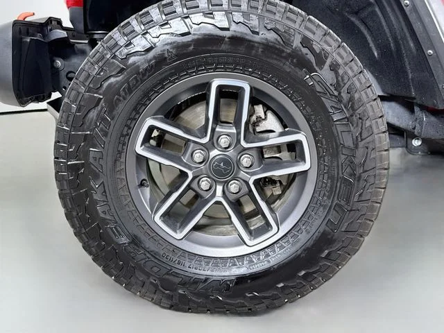 Used 2024 Red Jeep Mojave image 29