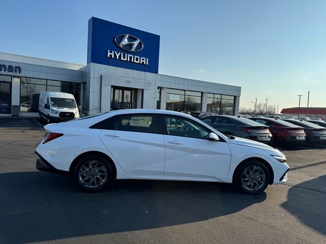 New 2026 White Hyundai Blue image 36