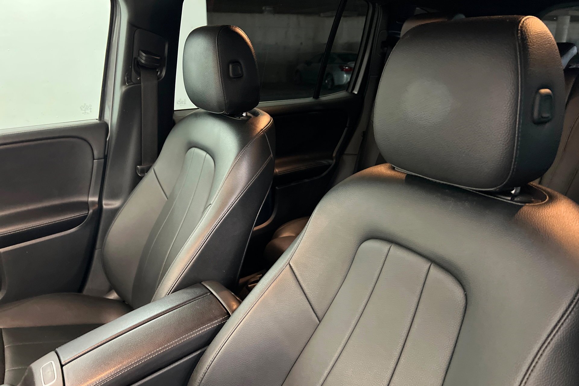 Used 2022 Gray Mercedes-Benz GLB 250 image 17