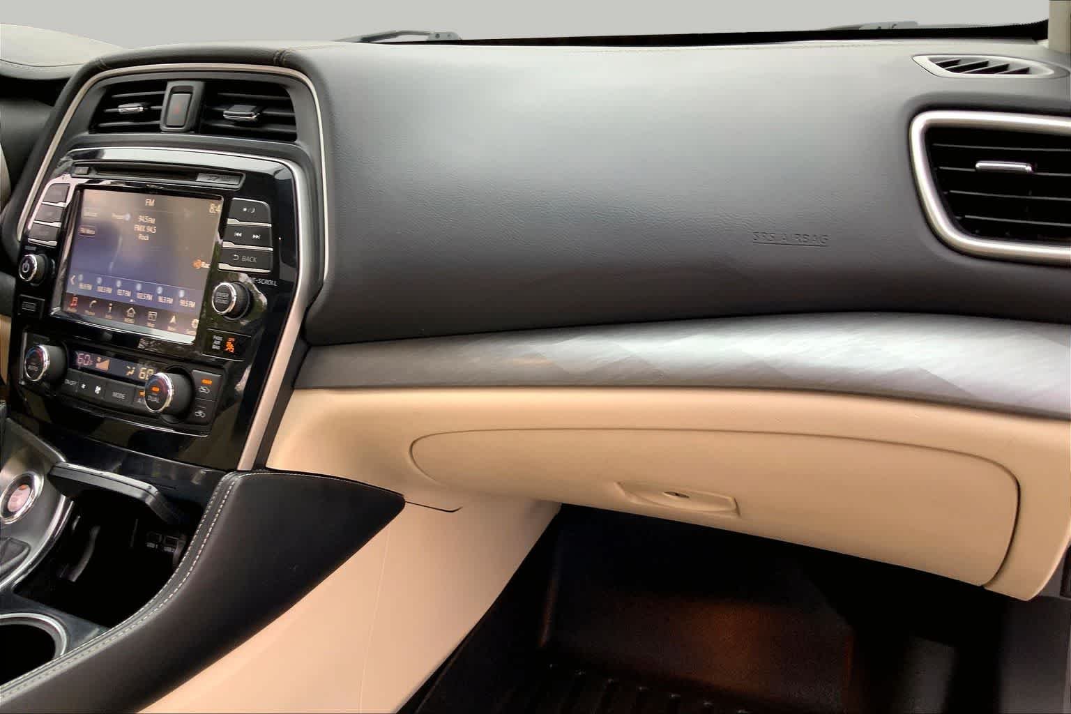 Used 2017 Pearl White Nissan SL image 19