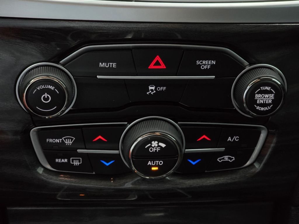 Used 2018 Gloss Black Chrysler Touring image 19