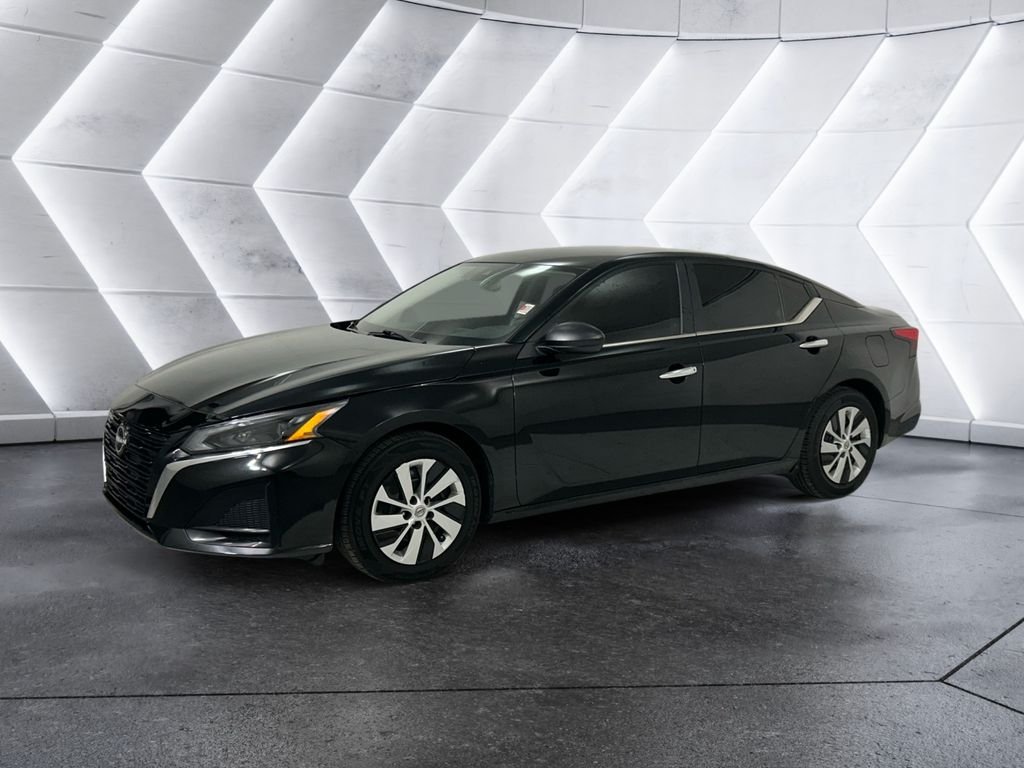 Used 2024 Black Nissan 2.5 S image 3