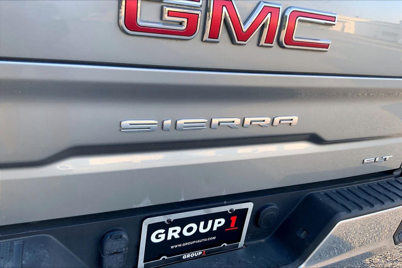 Used 2025 Sterling Metallic GMC SLT image 30