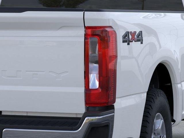New 2026 Oxford White Ford XLT image 21