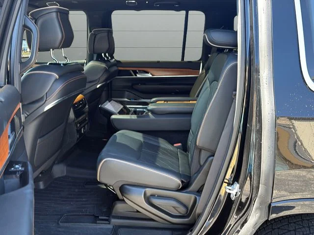 Used 2022 Black Jeep Series III image 20