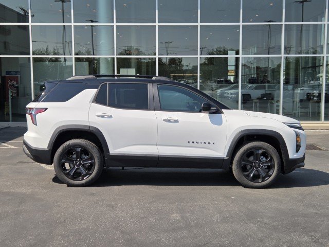 2027 Chevrolet Equinox LT - Photo 4