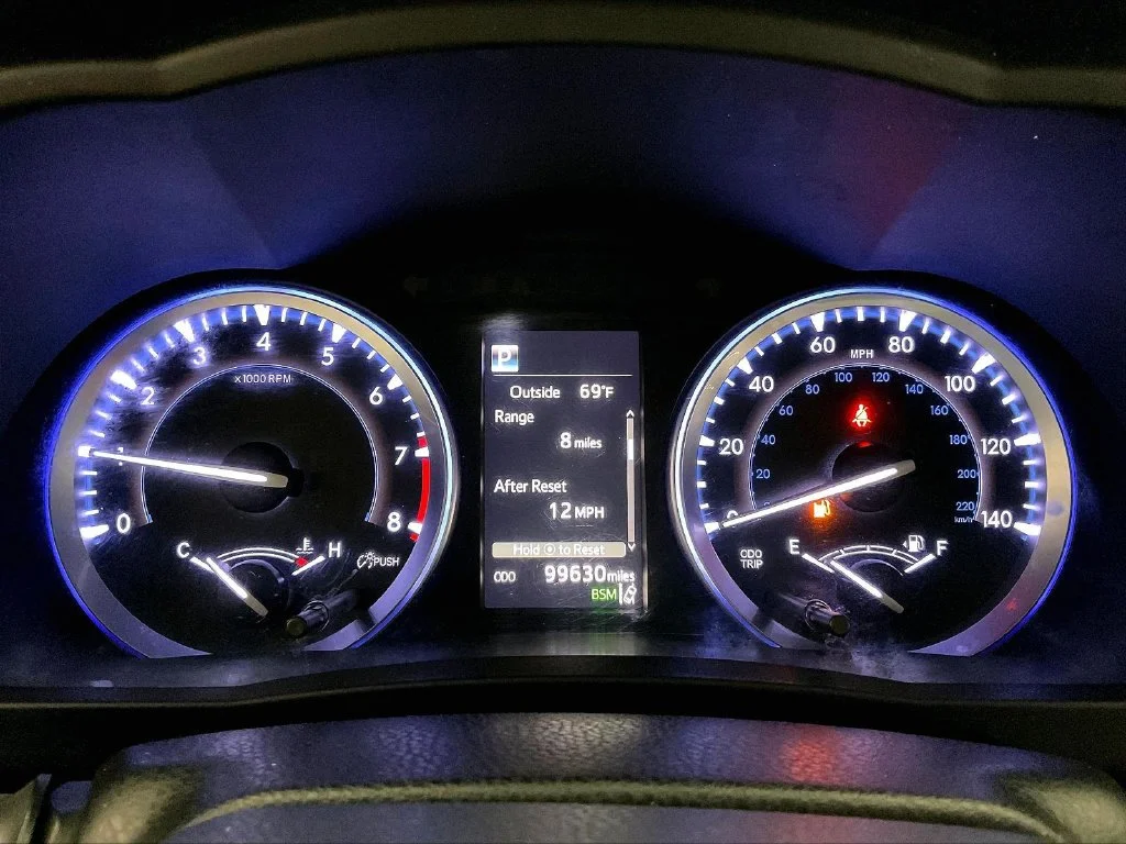 Certified Used 2018 White Toyota XLE image 24