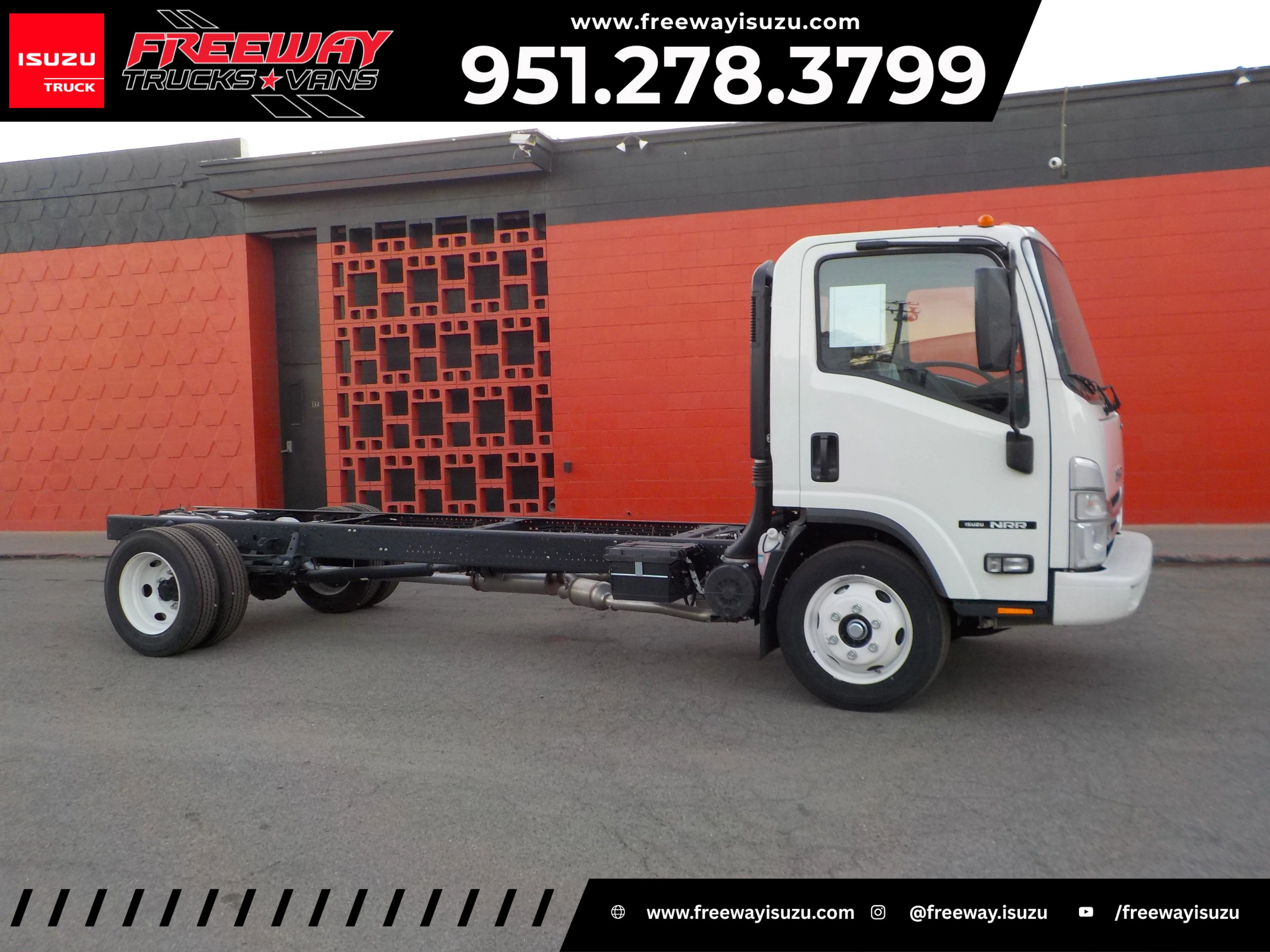 2024 Isuzu NRR's photo