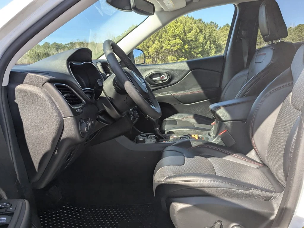 Used 2022 Bright White Clearcoat Jeep Trailhawk image 23