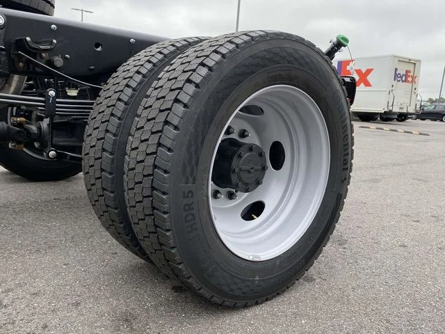 New 2025 Oxford White Ford F-600® XL image 8