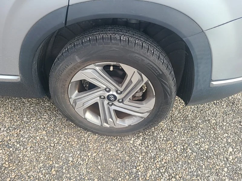 Used 2022 Silver Hyundai SEL image 9