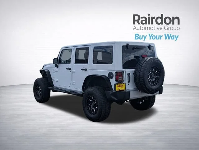 Used 2014 Bright White Clearcoat Jeep Unlimited Sahara image 5