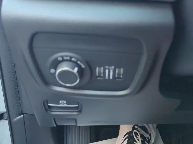 Certified Used 2021 Silver Jeep Altitude image 21