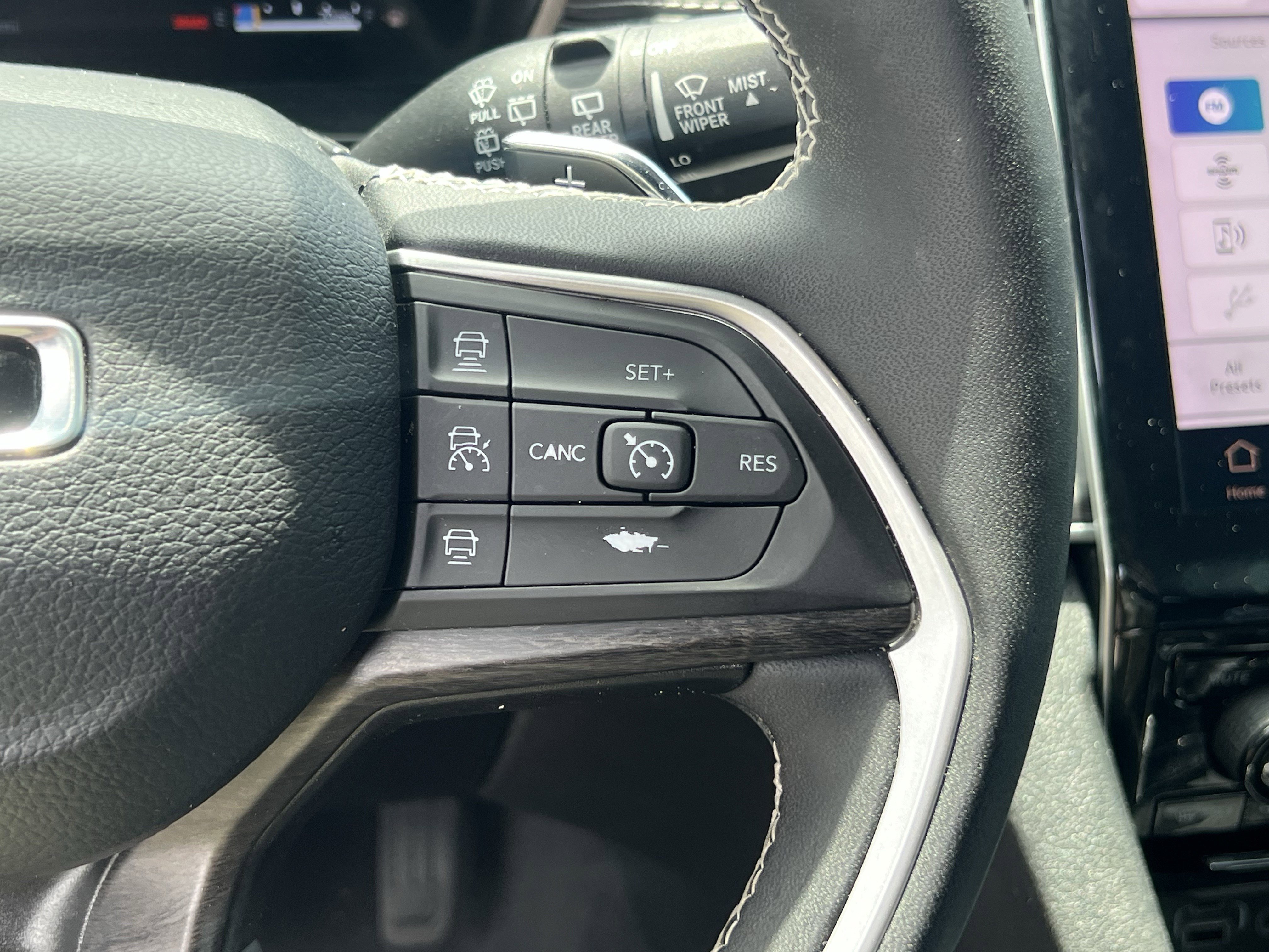 Used 2024 Baltic Gray Metallic Clearcoat Jeep Limited image 32