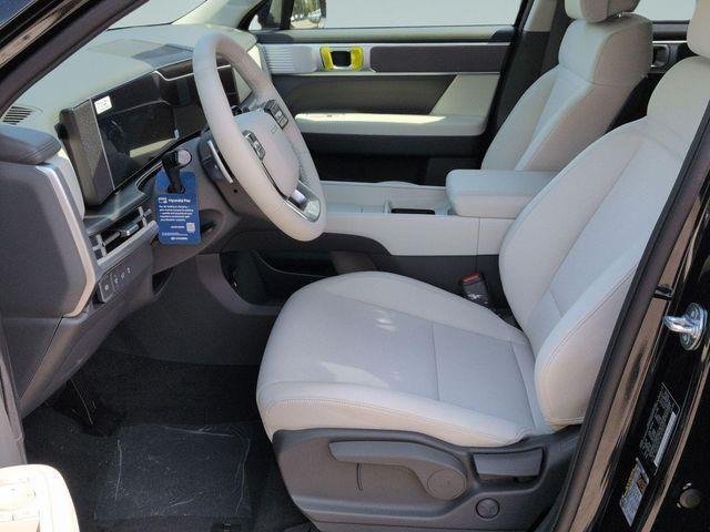 New 2026 Black Hyundai SE image 13