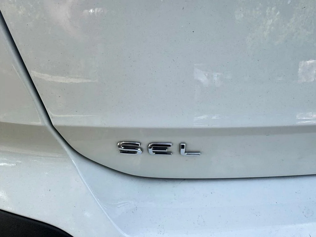 Used 2022 White Volkswagen 1.5T SEL image 8