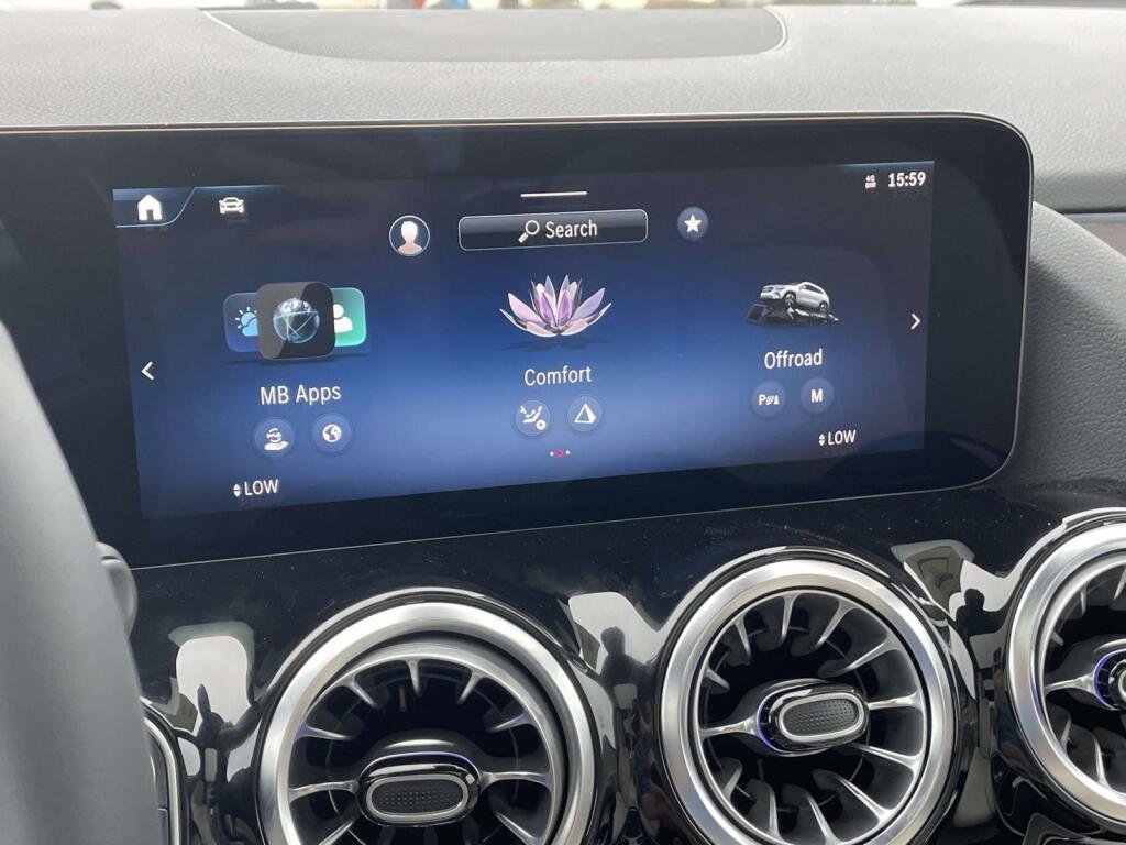 New 2026 Polar White Mercedes-Benz GLA 250 image 22