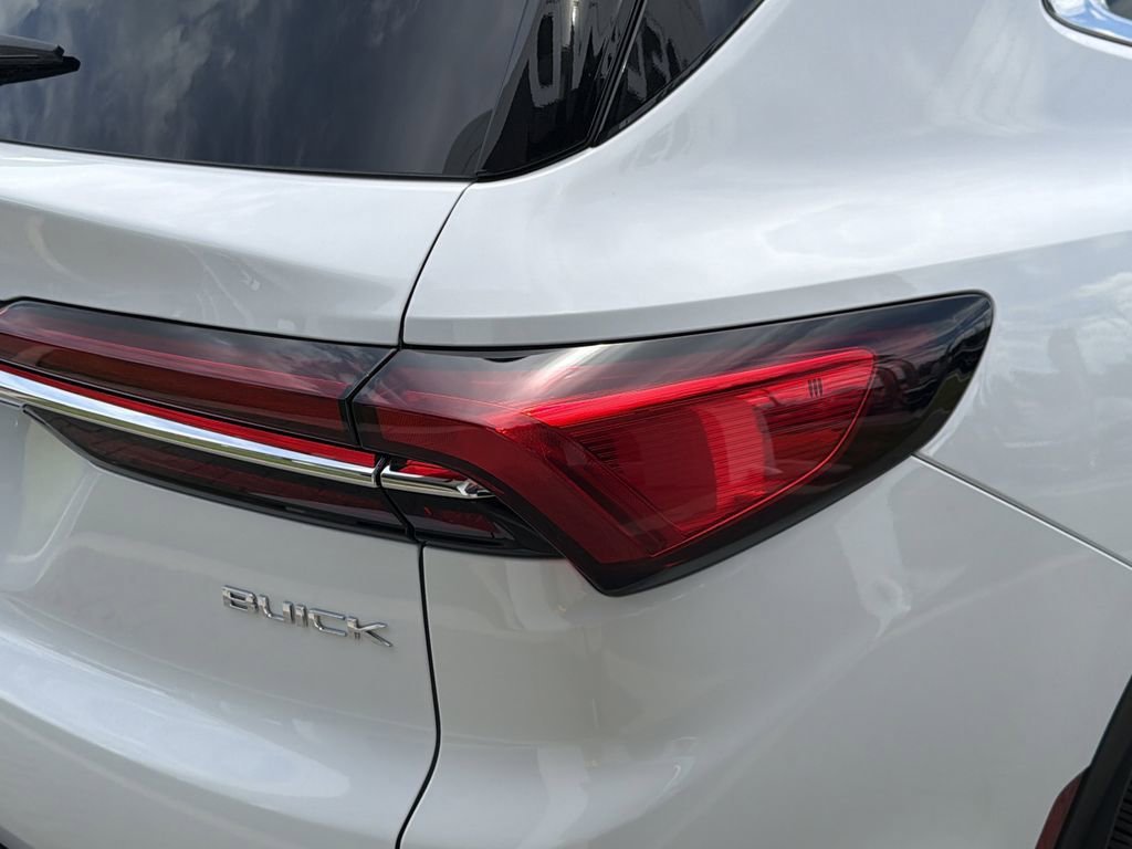 New 2026 Summit White Buick Preferred image 9