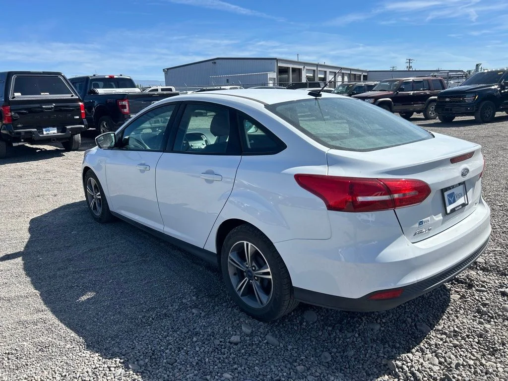 Used 2018 White Ford SE image 5