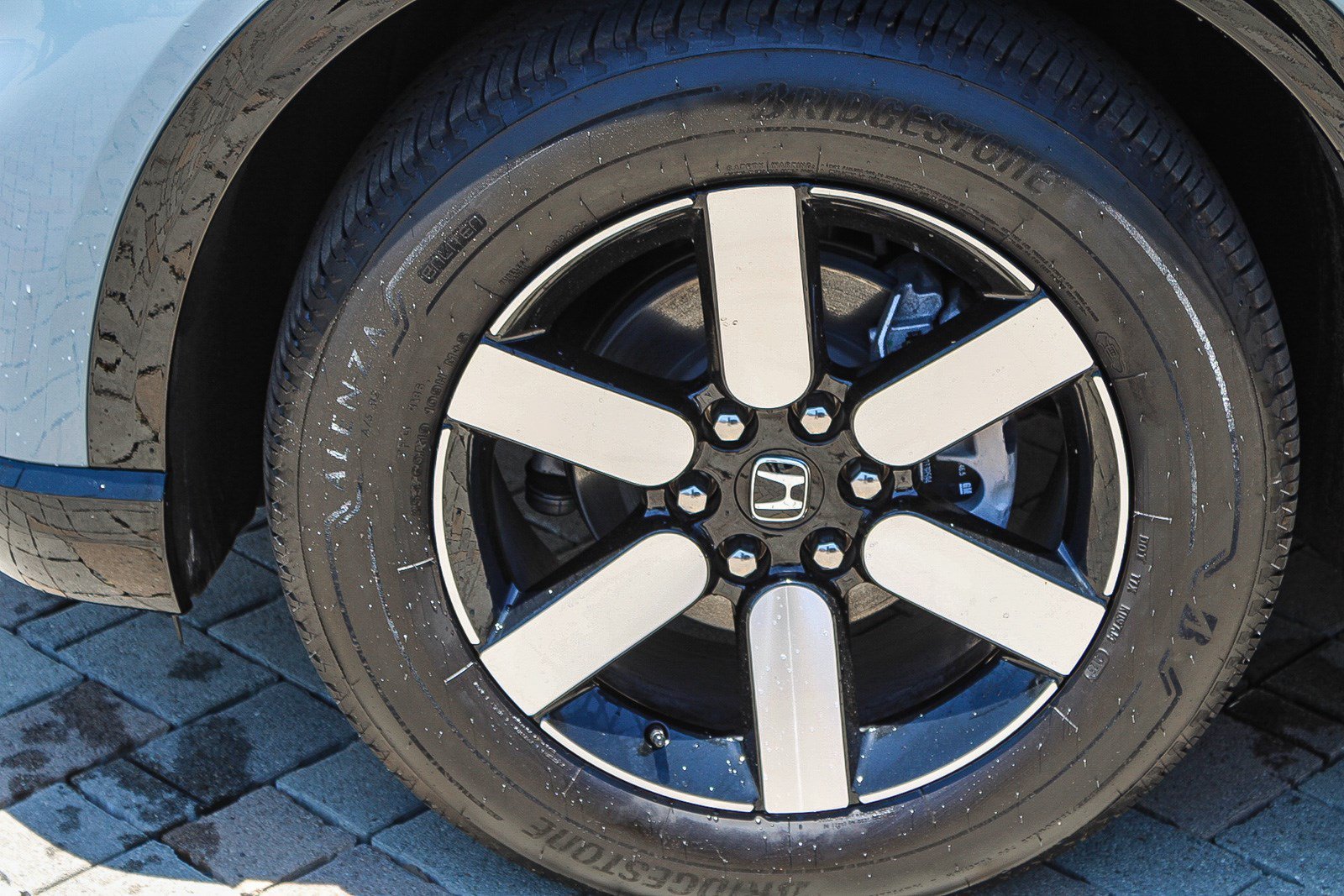 Used 2025 Sonic Gray Pearl Honda Touring image 13