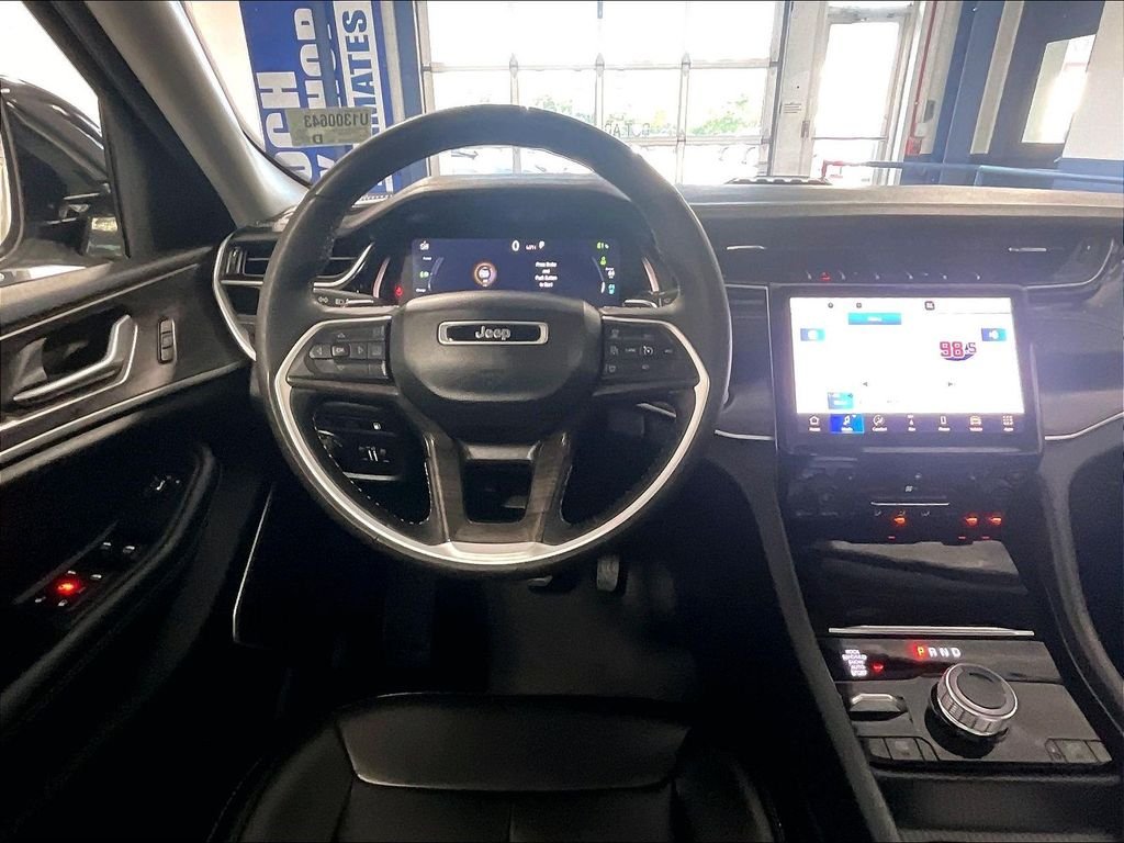 Used 2024 White Jeep 4xe image 17