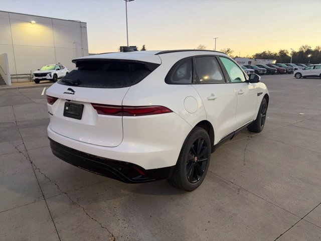 Used 2023  Jaguar P250 S image 5