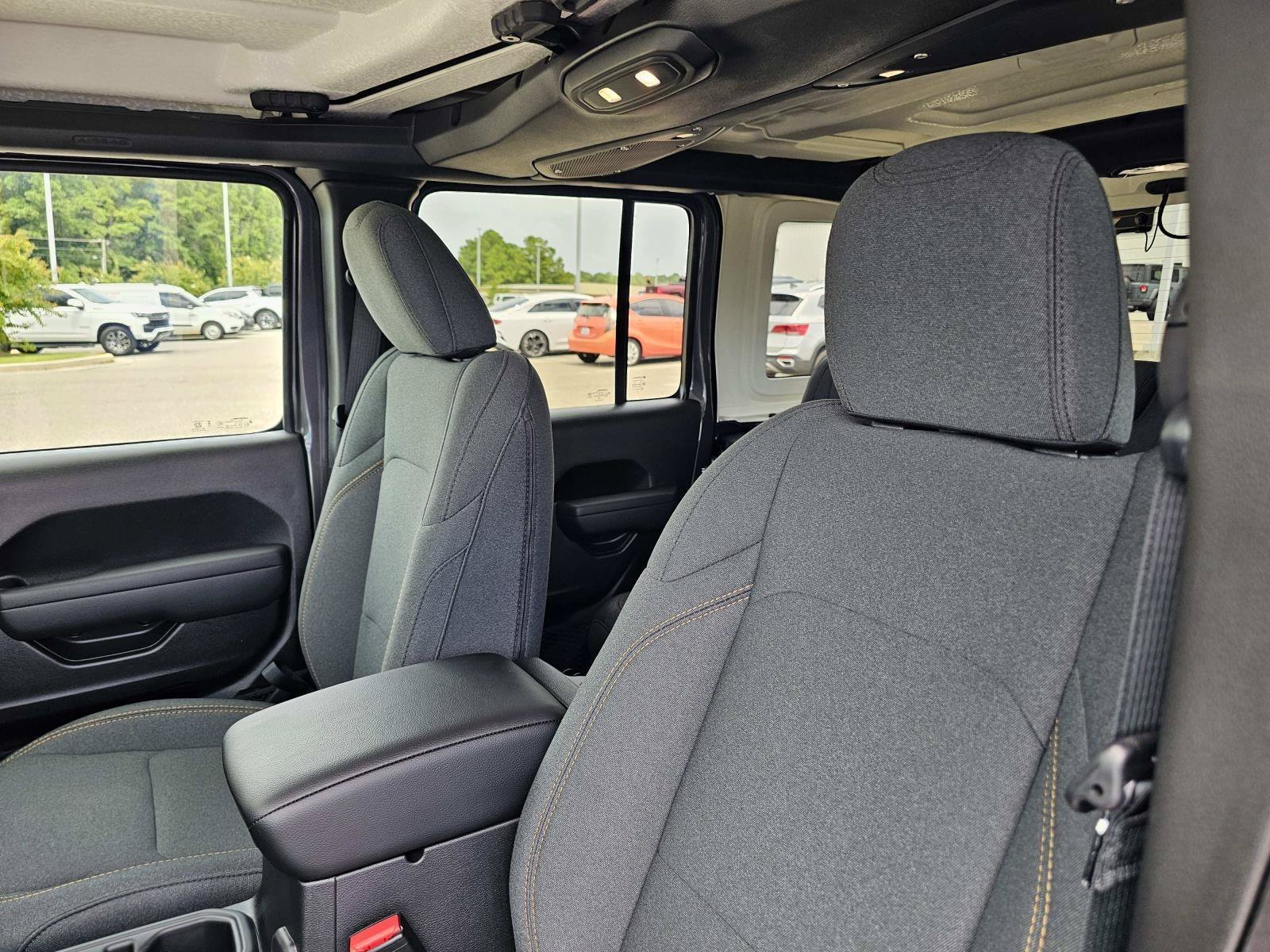 New 2026 Granite Crystal Metallic Clearcoat Jeep Sport S image 17