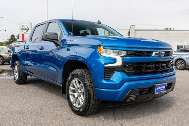 Used 2022 Blue Chevrolet RST image 4