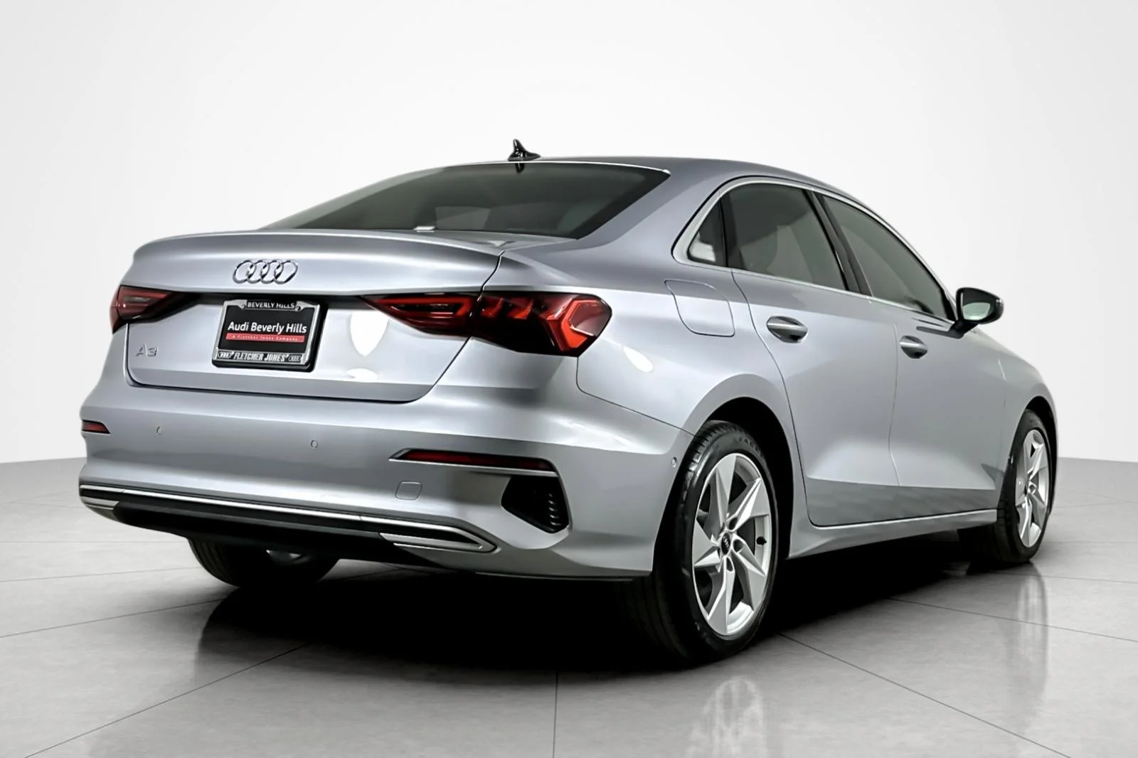Used 2023 Florett Silver Metallic Audi Premium Plus 40 TFSI image 5