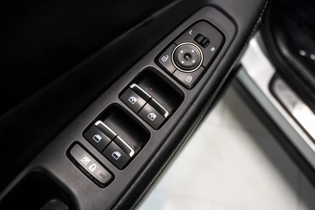 Used 2020 Silver Hyundai Limited image 21