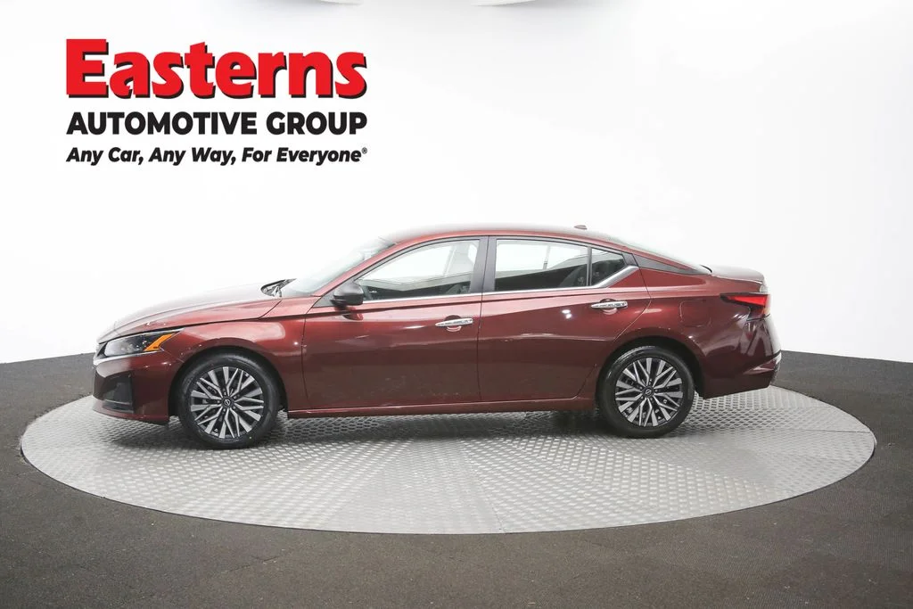 Used 2025 Red Nissan 2.5 SV image 55