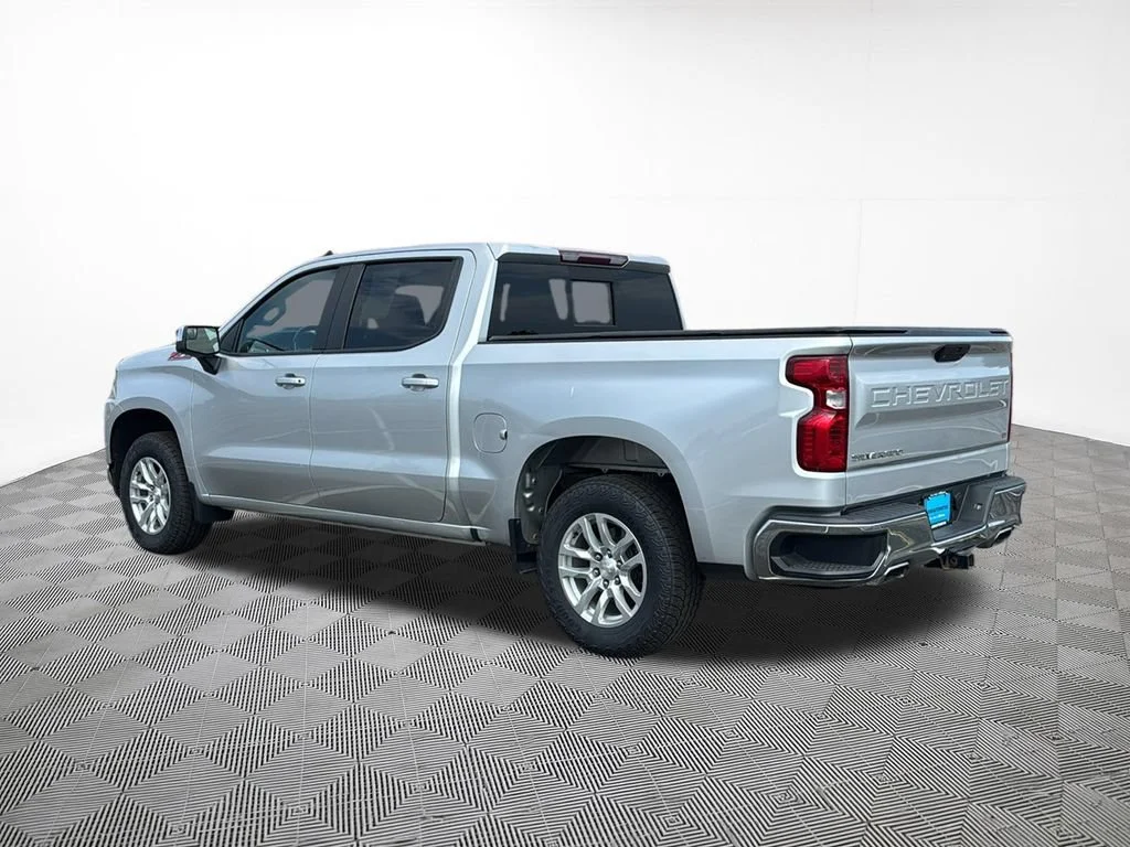 Used 2020 SILVER ICE METALLIC Chevrolet LT image 12