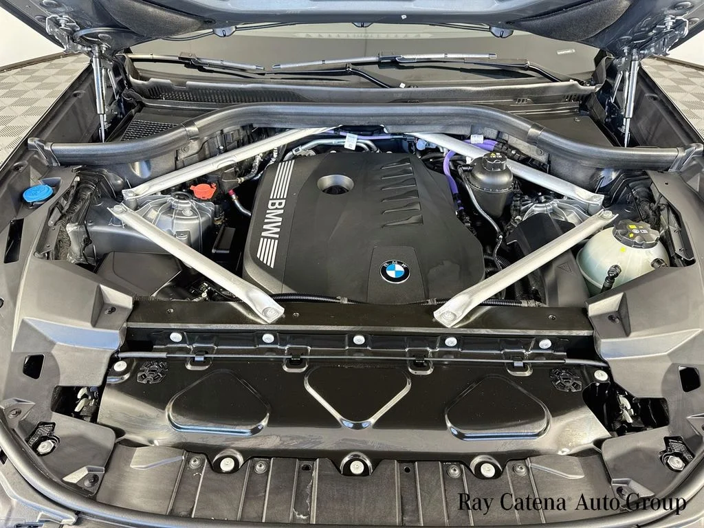 Used 2026 Gray BMW xDrive40i image 32