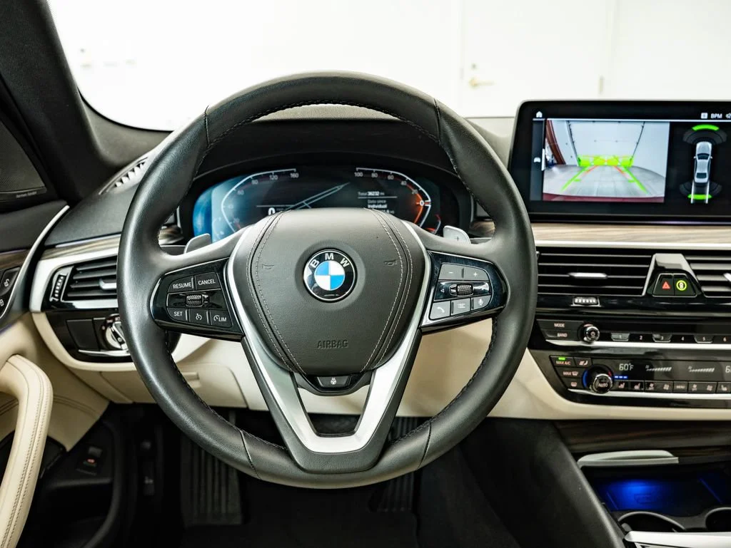 Used 2023 Aventurin Red Metallic BMW 540i xDrive image 40