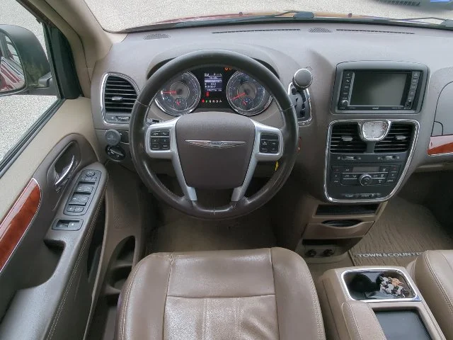 Used 2013 Red Chrysler Touring image 7