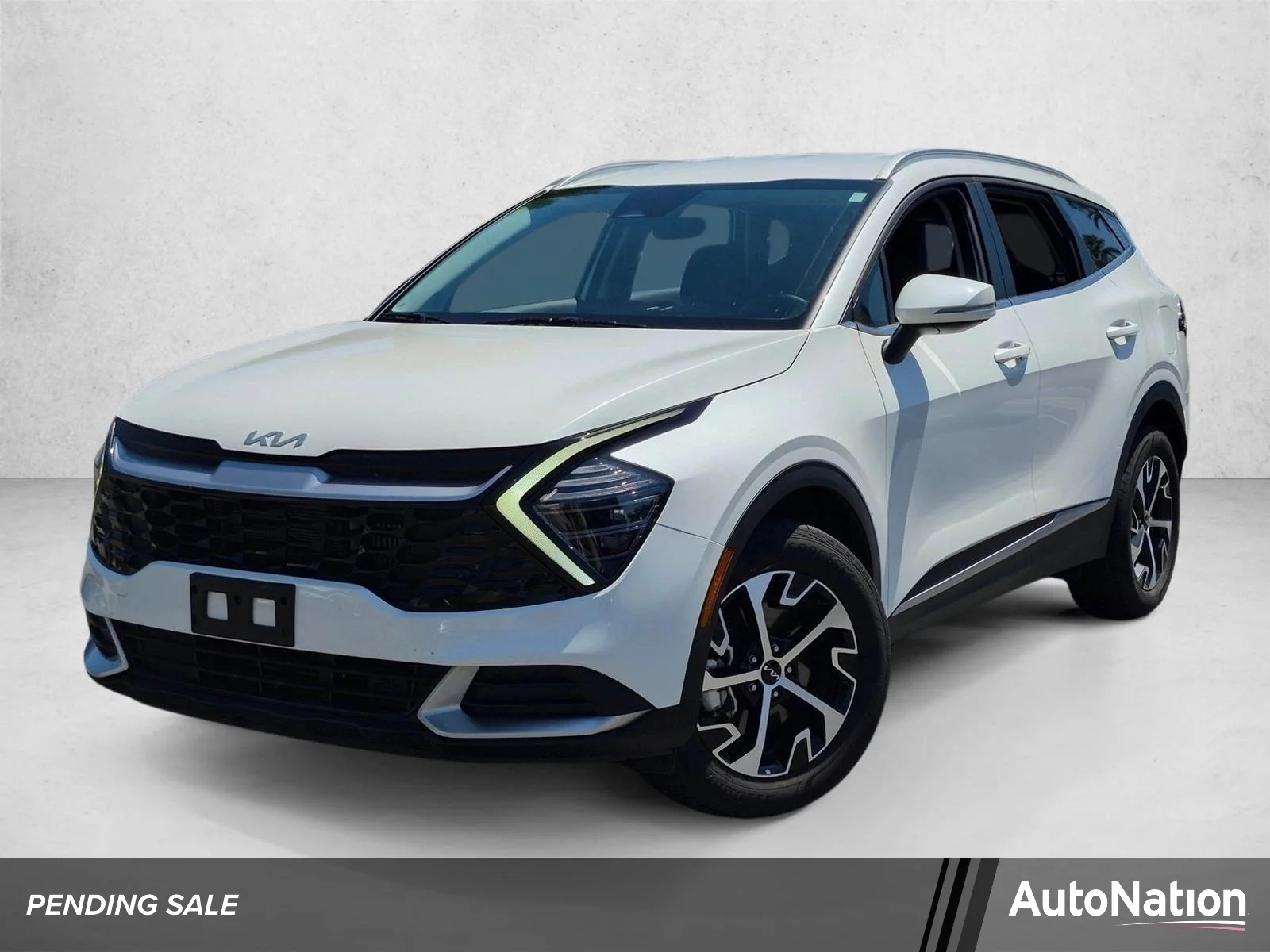 Used 2025 Snow White Pearl Kia EX image 1