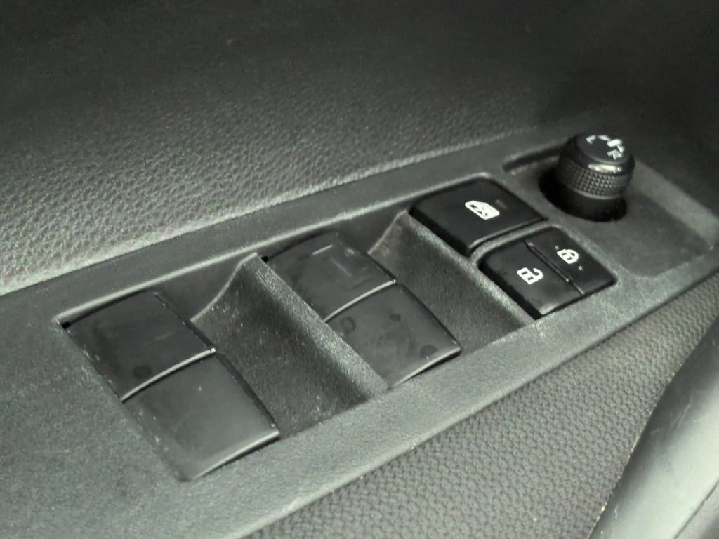 2024 Toyota Corolla LE - Photo 39