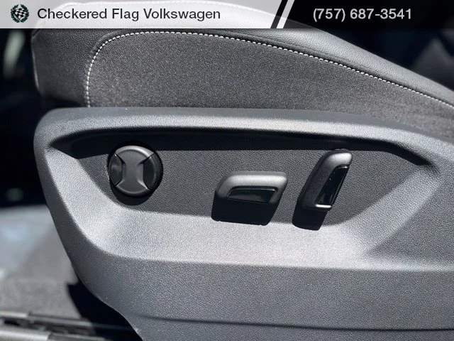 New 2026 Opal White Pearl Volkswagen SE w/Technology image 24