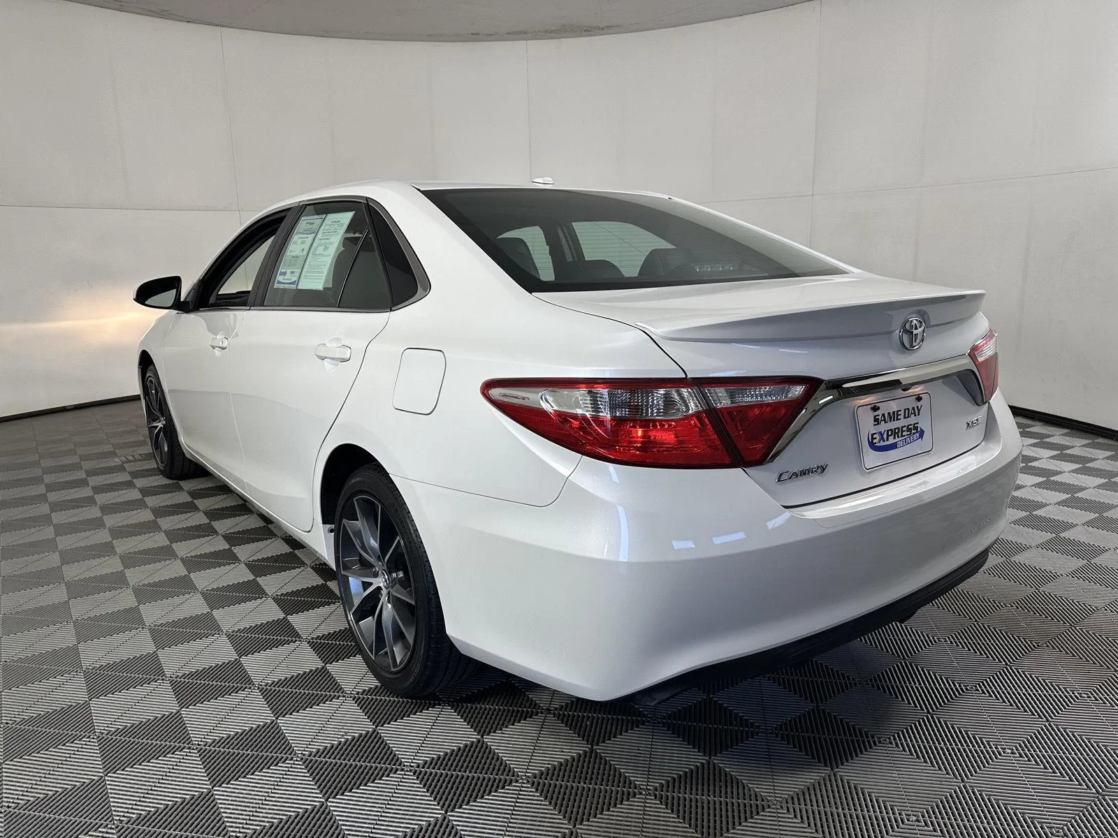Used 2017 Blizzard Pearl Toyota XSE image 15