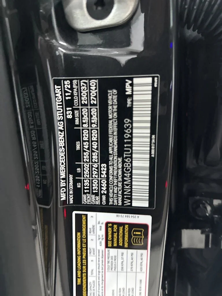 Used 2026 Gray Mercedes-Benz GLC 300 image 32