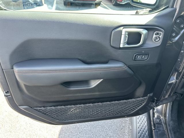 Used 2023 Gray Jeep Mojave image 23