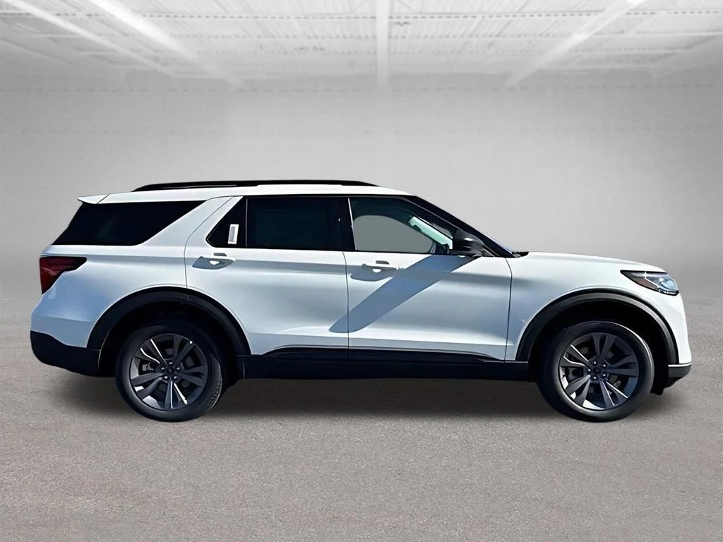 New 2026 Star White Metallic Tri-Coat Ford Active image 11