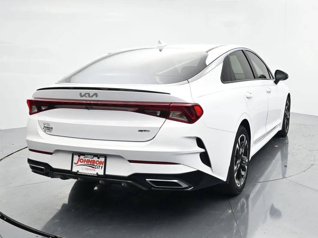 Used 2023 White Kia GT-Line image 6