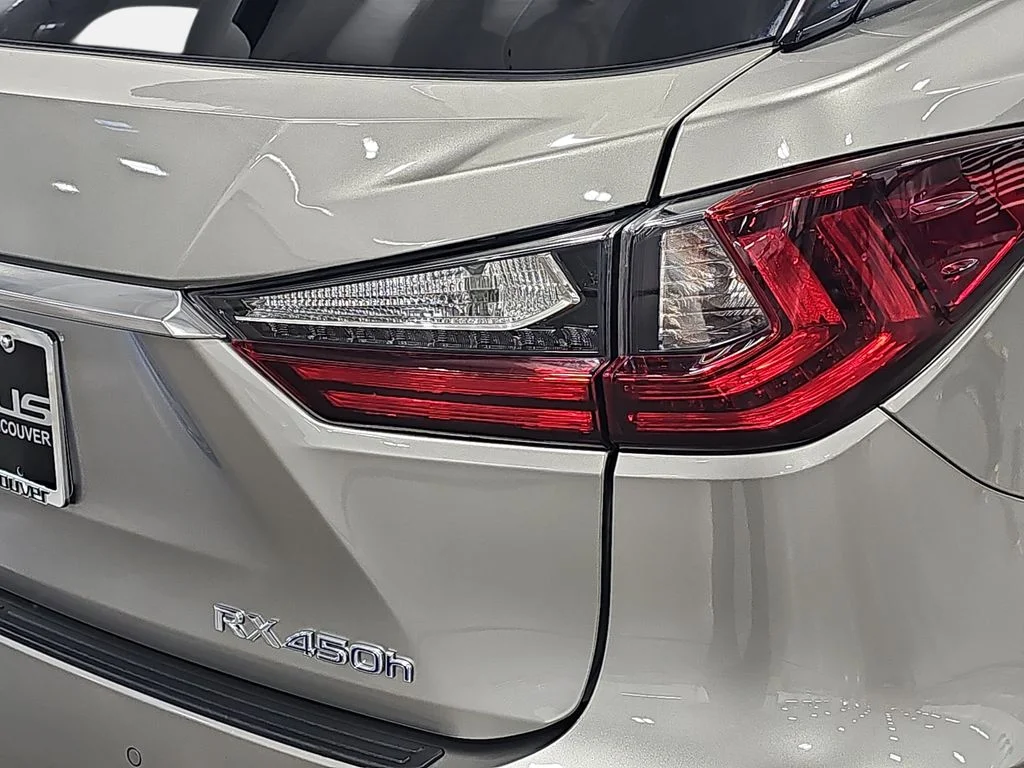 Used 2022 ATOMIC SILVER Lexus 450h image 35