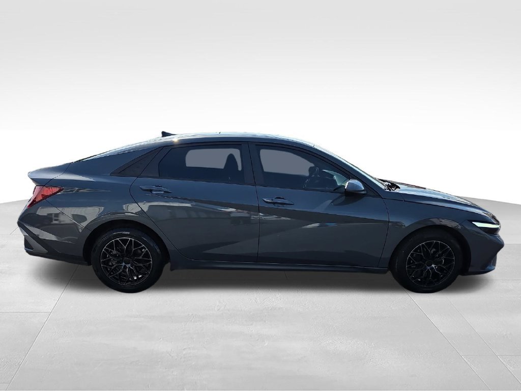 Used 2024 Gray Hyundai SEL image 6