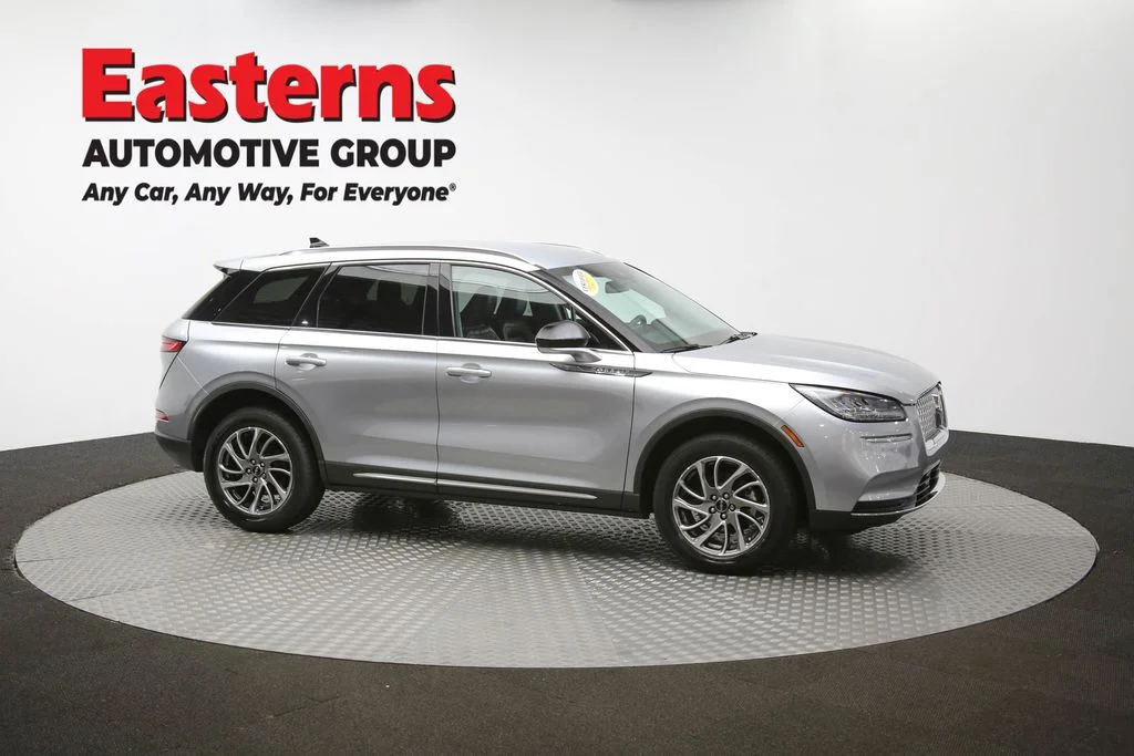 Used 2022 Silver Lincoln Standard image 47